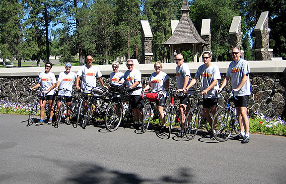 Ten Rodriguez riders together for Redspoke